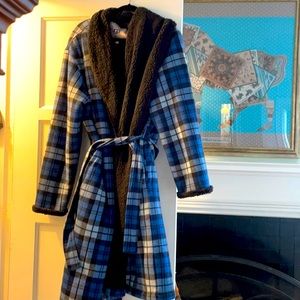 Men’s UGG bathrobe ! Size Large